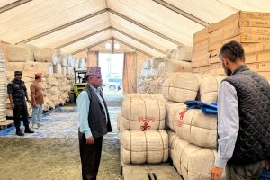 इलामका बाढीपहिरो पीडितलाई राहत सामग्री पठाउँदै कोशी प्रदेश सरकार