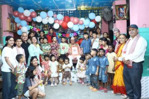 असहाय बालबालिकासँग डिल्लीबहादुरले मनाए जन्मोत्सव