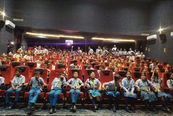 बाल  सदन एकेडेमीका विद्यार्थीले हेरे ‘रोल नं. १’